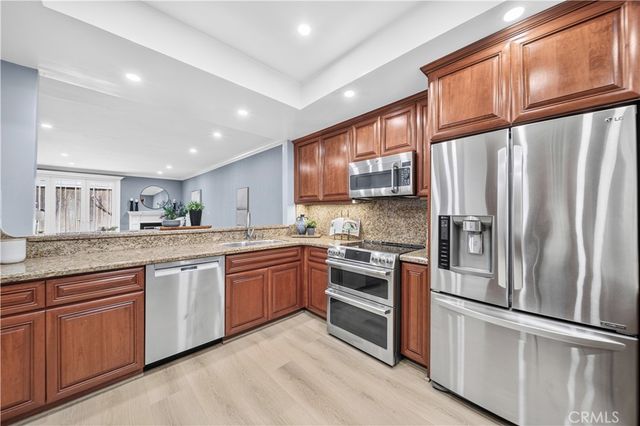 450 San Vicente Boulevard 104, Santa Monica, CA 90402