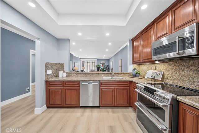 450 San Vicente Boulevard 104, Santa Monica, CA 90402