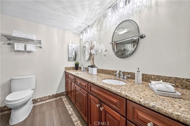 450 San Vicente Boulevard 104, Santa Monica, CA 90402