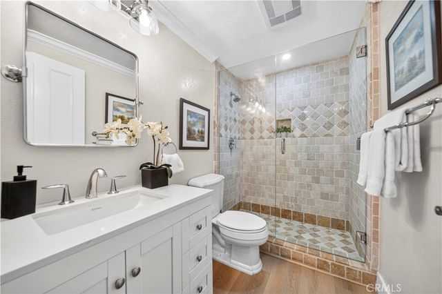450 San Vicente Boulevard 104, Santa Monica, CA 90402
