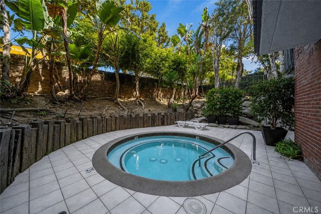 450 San Vicente Boulevard 104, Santa Monica, CA 90402