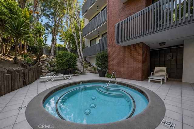 450 San Vicente Boulevard 104, Santa Monica, CA 90402