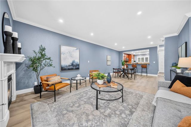 450 San Vicente Boulevard 104, Santa Monica, CA 90402
