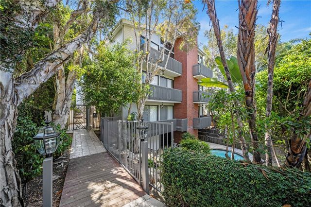 450 San Vicente Boulevard 104, Santa Monica, CA 90402