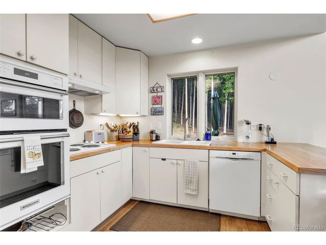 700 Hill St Cir, Boulder, CO 80302