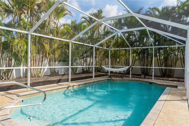 2208 Viscaya PKWY, Cape Coral, FL 33990