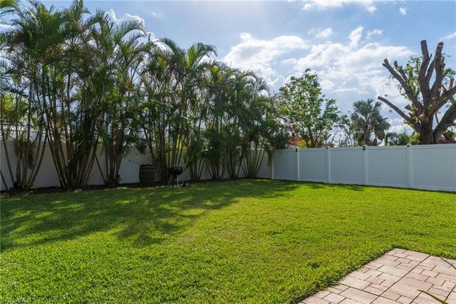 2208 Viscaya PKWY, Cape Coral, FL 33990