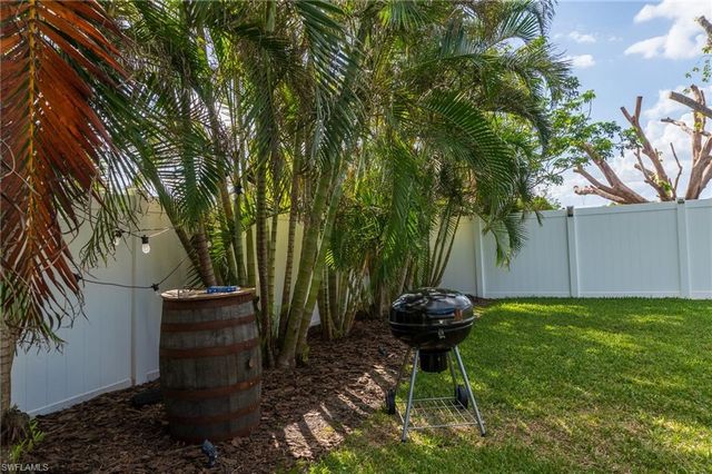 2208 Viscaya PKWY, Cape Coral, FL 33990