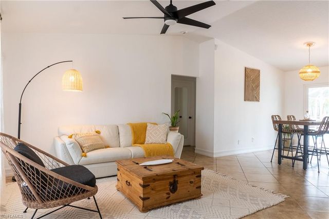 2208 Viscaya PKWY, Cape Coral, FL 33990