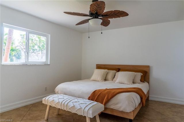 2208 Viscaya PKWY, Cape Coral, FL 33990