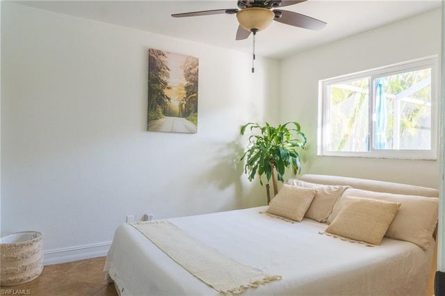 2208 Viscaya PKWY, Cape Coral, FL 33990