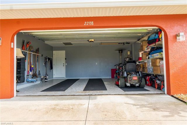 2208 Viscaya PKWY, Cape Coral, FL 33990