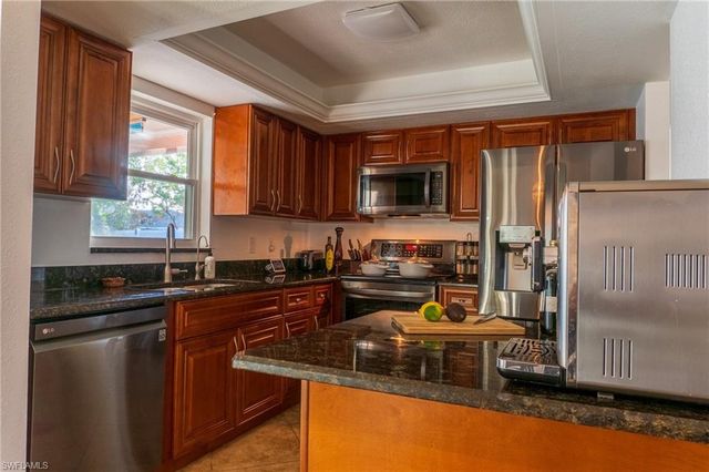 2208 Viscaya PKWY, Cape Coral, FL 33990