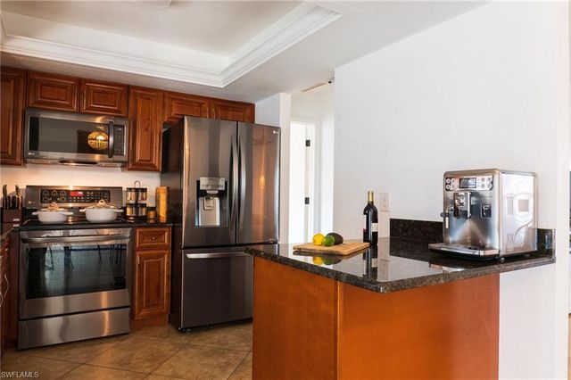 2208 Viscaya PKWY, Cape Coral, FL 33990