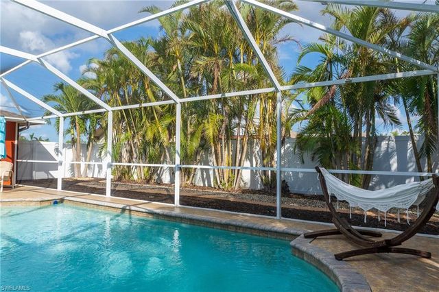 2208 Viscaya PKWY, Cape Coral, FL 33990