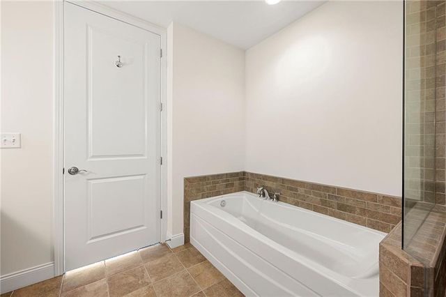 270 17th Street NW 702, Atlanta, GA 30363