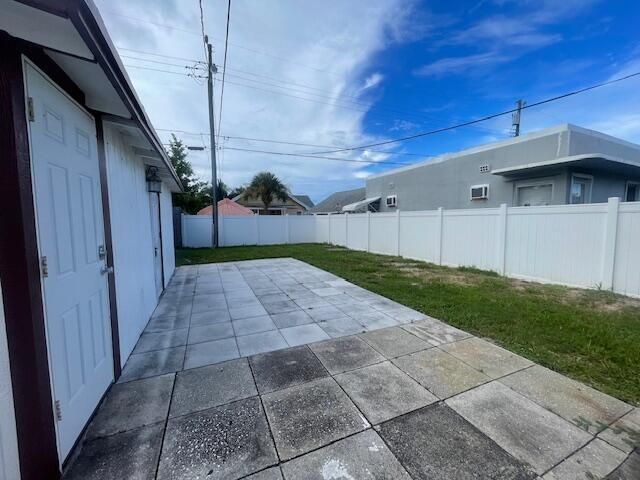 613 54th Street, West Palm Beach, FL 33407
