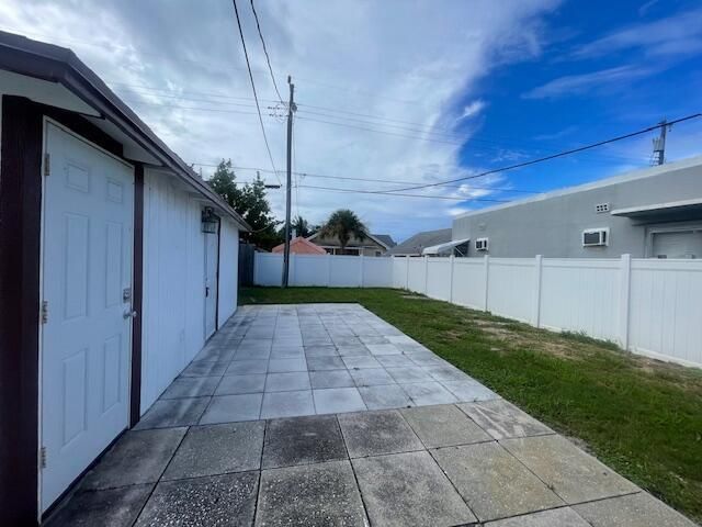 613 54th Street, West Palm Beach, FL 33407