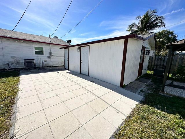 613 54th Street, West Palm Beach, FL 33407