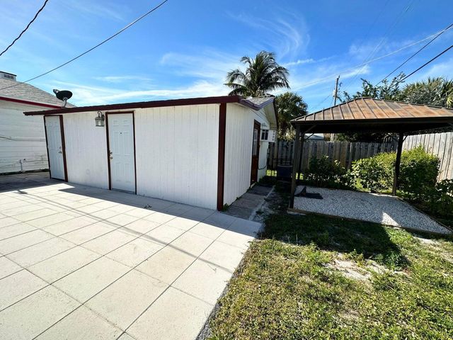 613 54th Street, West Palm Beach, FL 33407
