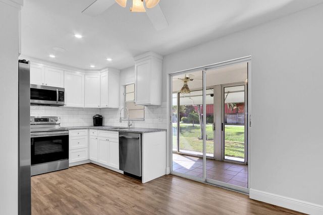 3210 MERIDIAN Way S 11, Palm Beach Gardens, FL 33410
