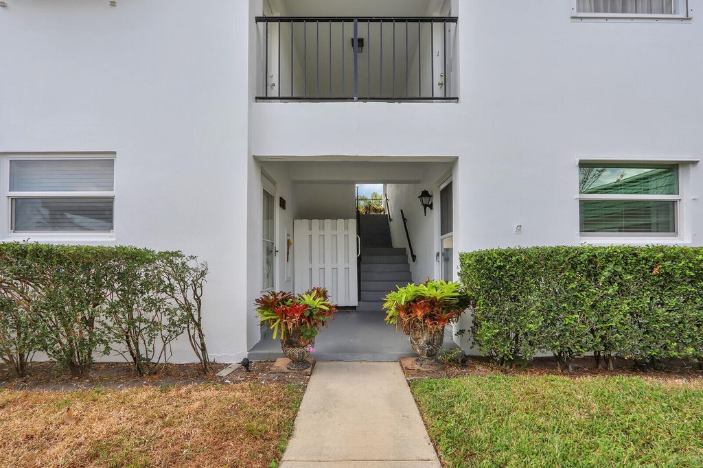 3210 MERIDIAN Way S 11, Palm Beach Gardens, FL 33410