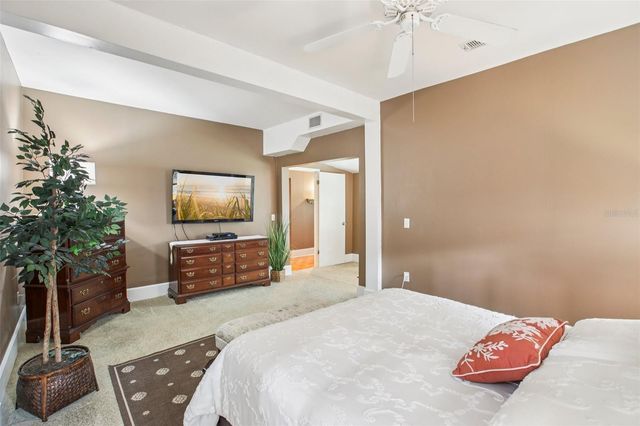 501 32ND AVENUE N, St Petersburg, FL 33704