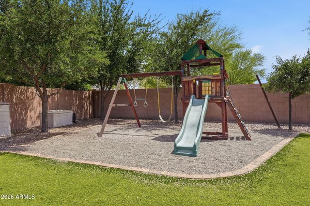 7827 S Sequoia Drive, Gilbert, AZ 85298
