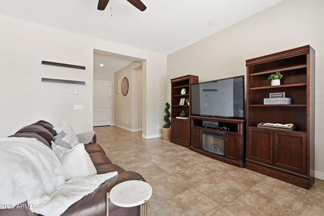 7827 S Sequoia Drive, Gilbert, AZ 85298