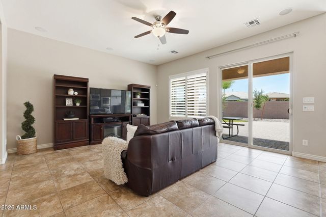 7827 S Sequoia Drive, Gilbert, AZ 85298