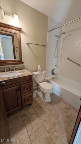 4842 Red Pine Way, North Ridgeville, OH 44039