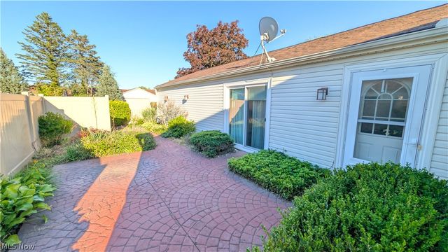 4842 Red Pine Way, North Ridgeville, OH 44039