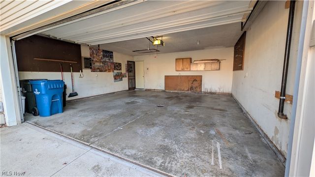 4842 Red Pine Way, North Ridgeville, OH 44039