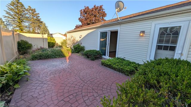 4842 Red Pine Way, North Ridgeville, OH 44039