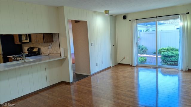 4842 Red Pine Way, North Ridgeville, OH 44039