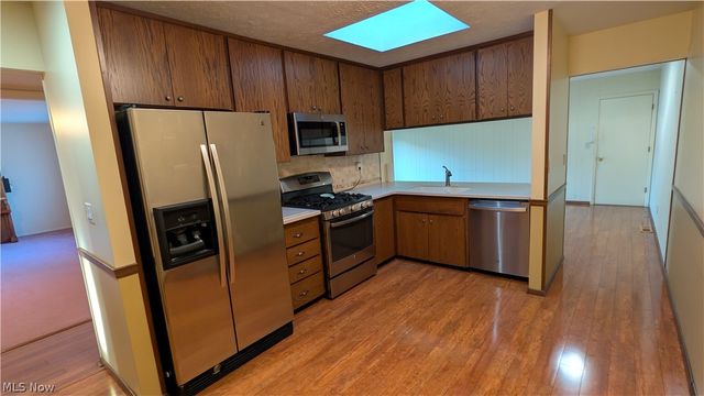 4842 Red Pine Way, North Ridgeville, OH 44039