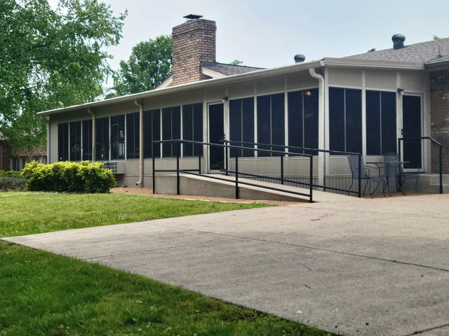 110 Meadowlake Ct, Hendersonville, TN 37075
