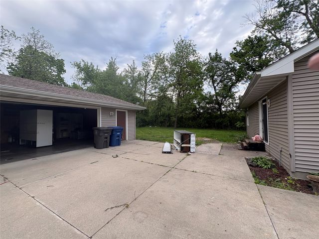 346 E Titus Avenue, Des Moines, IA 50315