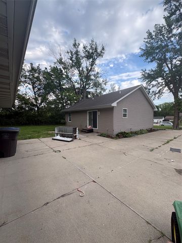 346 E Titus Avenue, Des Moines, IA 50315