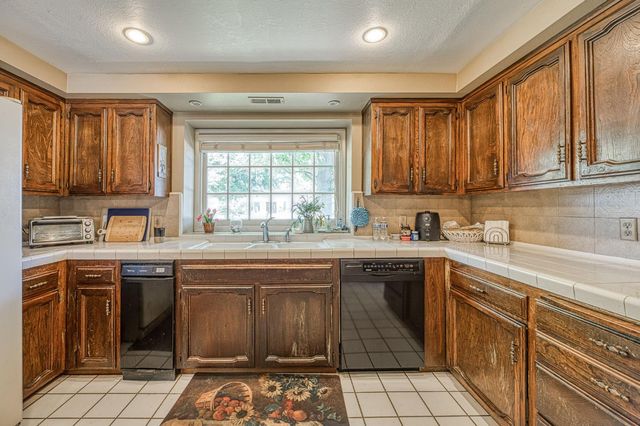 2677 W Wrenwood Avenue, Fresno, CA 93711