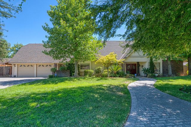 2677 W Wrenwood Avenue, Fresno, CA 93711