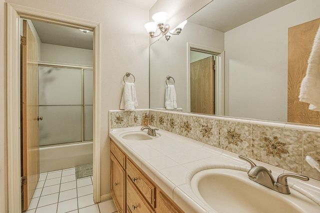 2677 W Wrenwood Avenue, Fresno, CA 93711