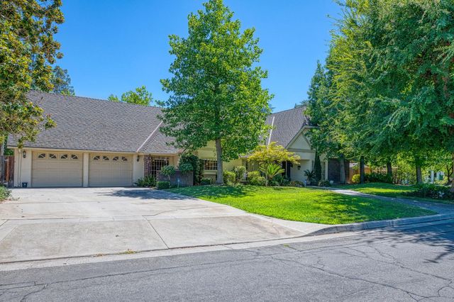 2677 W Wrenwood Avenue, Fresno, CA 93711