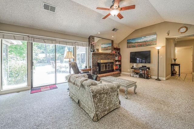 2677 W Wrenwood Avenue, Fresno, CA 93711
