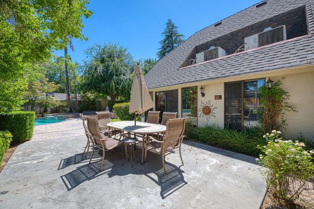 2677 W Wrenwood Avenue, Fresno, CA 93711