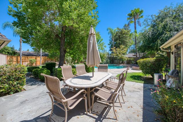 2677 W Wrenwood Avenue, Fresno, CA 93711