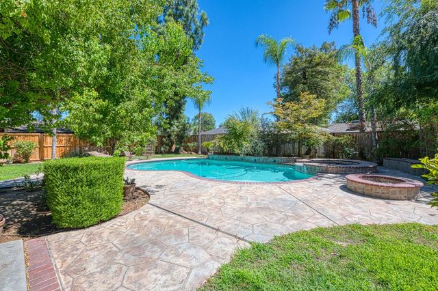 2677 W Wrenwood Avenue, Fresno, CA 93711
