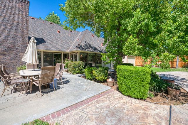 2677 W Wrenwood Avenue, Fresno, CA 93711