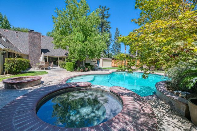 2677 W Wrenwood Avenue, Fresno, CA 93711
