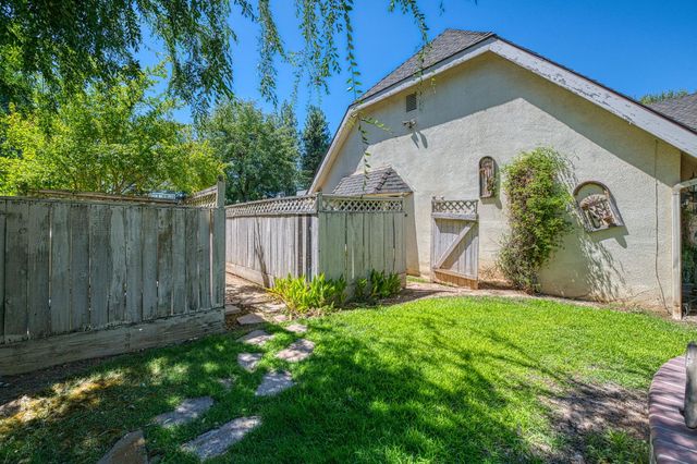 2677 W Wrenwood Avenue, Fresno, CA 93711
